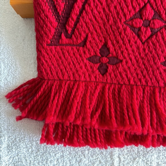 Louis Vuitton Wool Silk Logomania Scarf Rubis - Picture 7 of 16